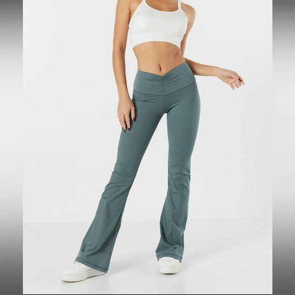 🌸 Forever 21 🌸 flared green/grey leggings - Picture 1 of 10